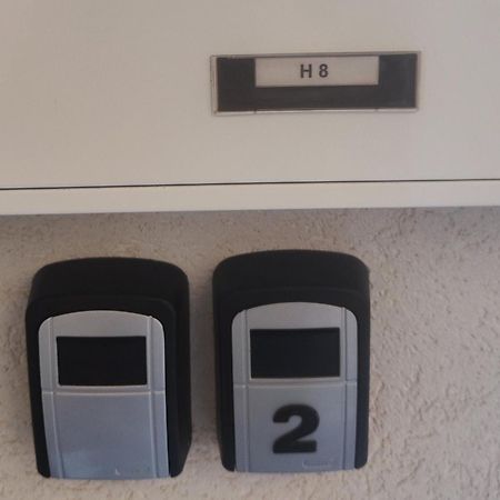 Fairwinds - Double Room With Ensuite - Luqa Airport - Self Check In & Out Available Экстерьер фото