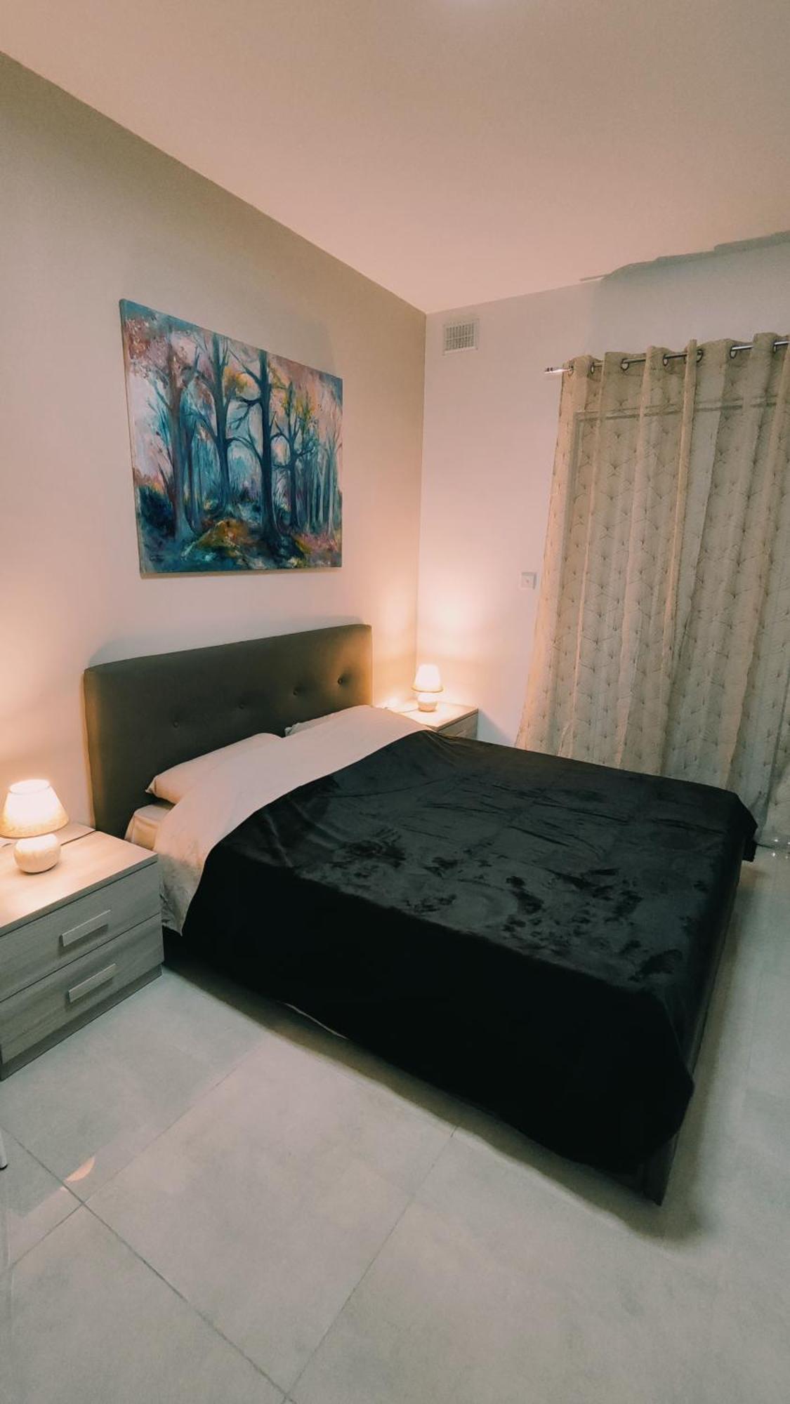Fairwinds - Double Room With Ensuite - Luqa Airport - Self Check In & Out Available Экстерьер фото